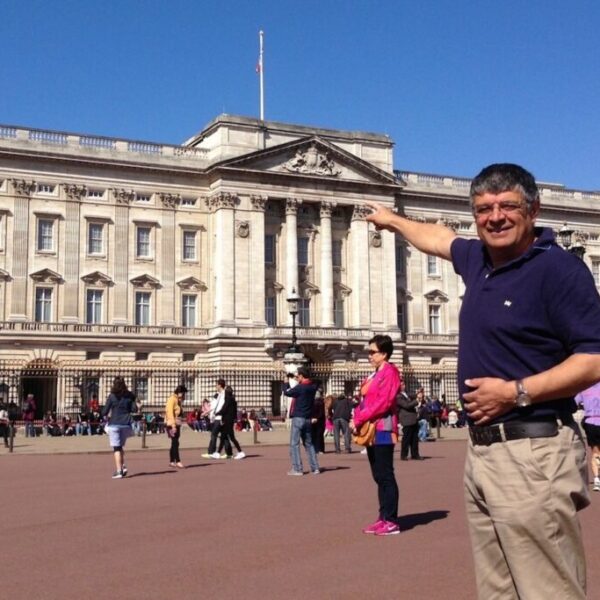 Full Day (8 hours) Walking Tour of London with London Private Tours