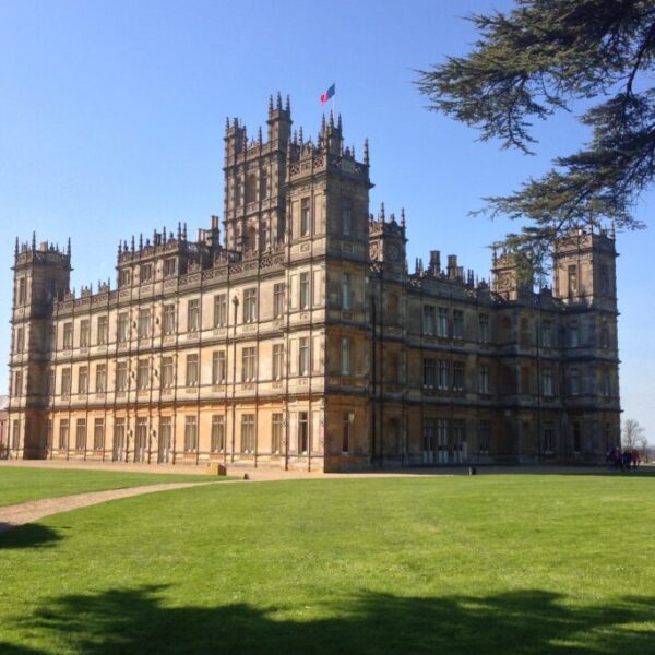 Tour Windsor Castle and Highclere Castle (Downton Abbey) with London Private Tours