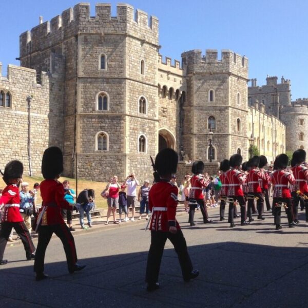 Tour Windsor Castle and Stonehenge with London Private Tours