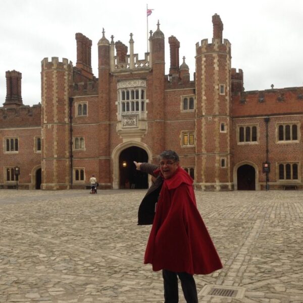 Tour Hampton Court Palace (Half Day) with London Private Tours
